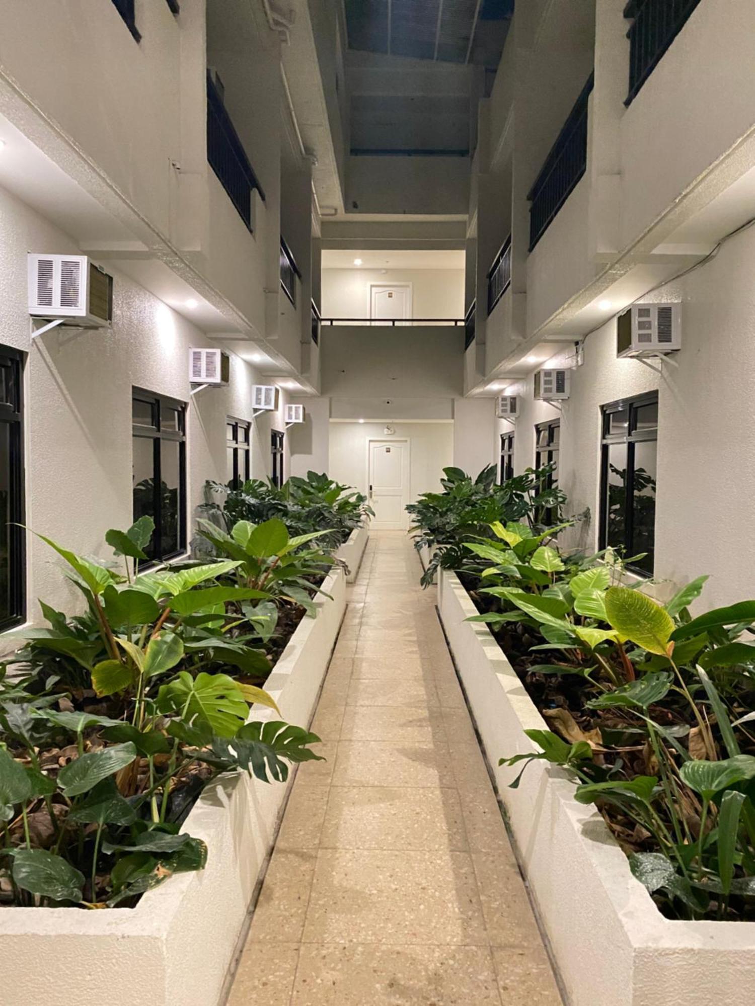Rudolfo Suites Roxas City Exterior photo