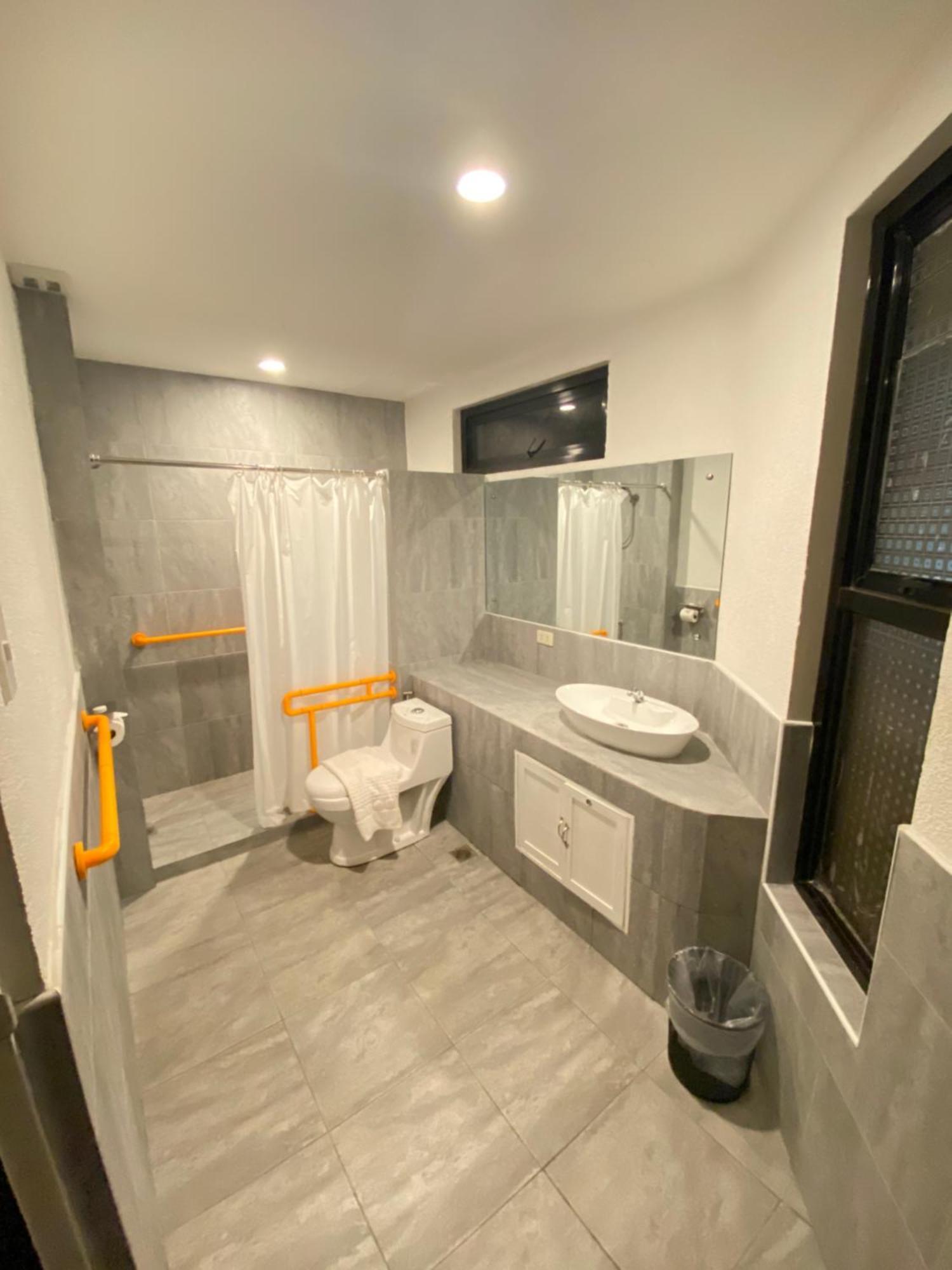 Rudolfo Suites Roxas City Exterior photo